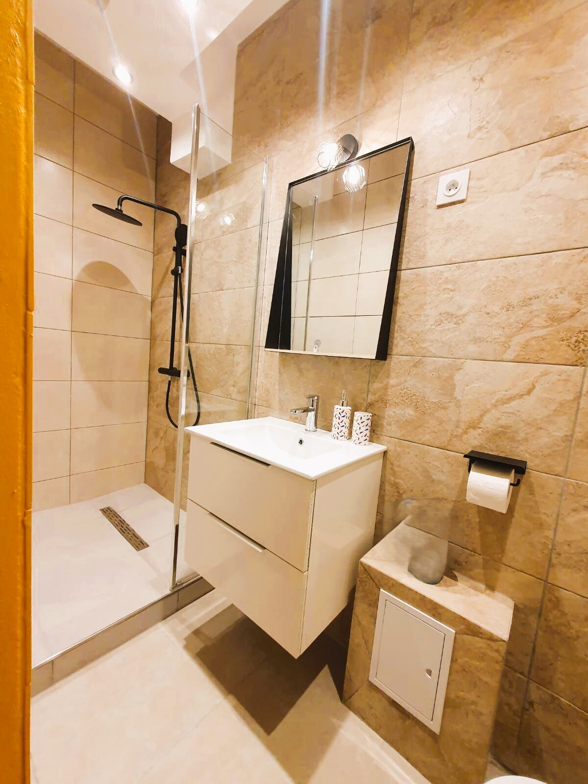 Chambre 3 – salle de bain privative